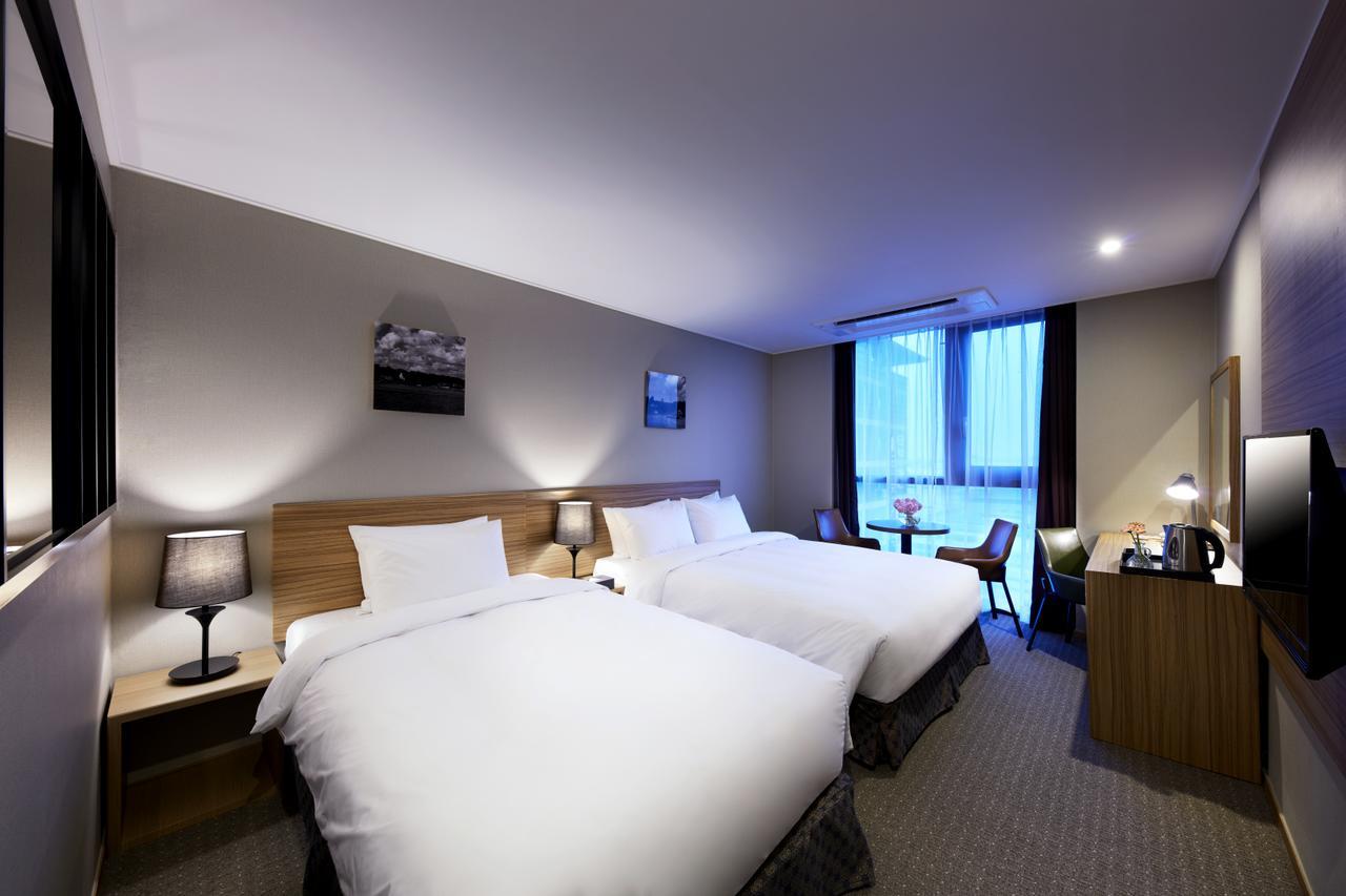 Ramada Encore By Wyndham Pyeongtaek Hotel Room photo