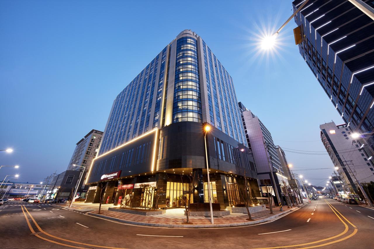 Ramada Encore By Wyndham Pyeongtaek Hotel Exterior photo